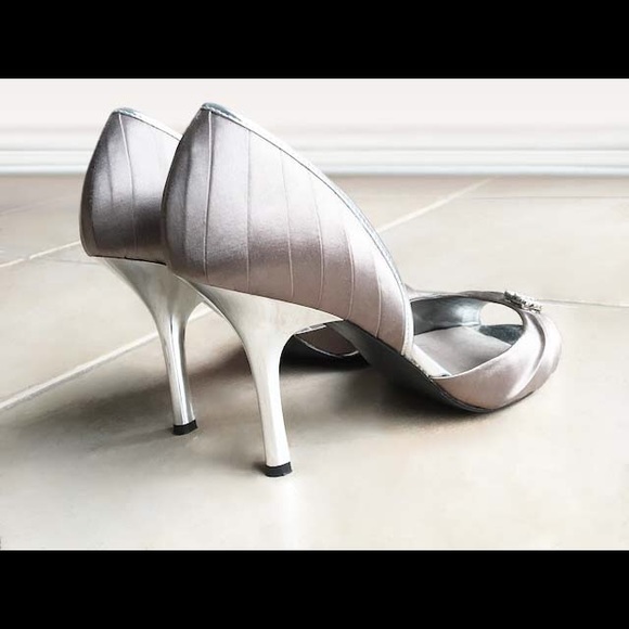 NINE WEST Taupe Peep Toe Heels - Picture 3 of 8